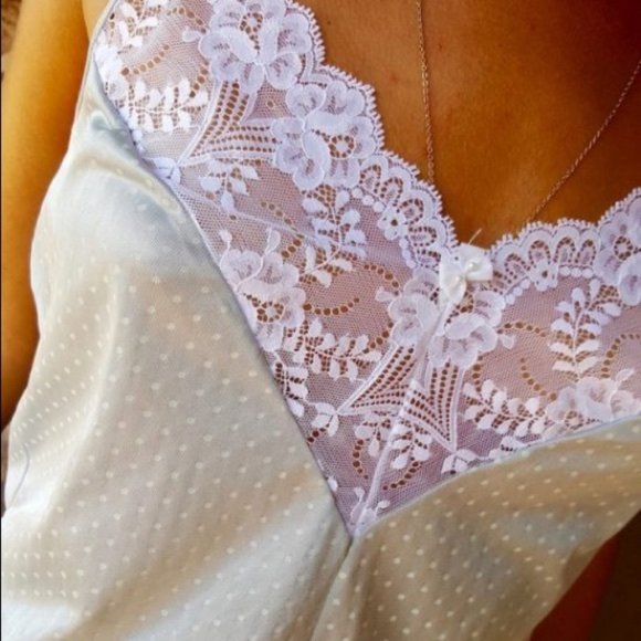 Vintage - Cropped Lace Polkadot Cropped Tank - Picture 5 of 9